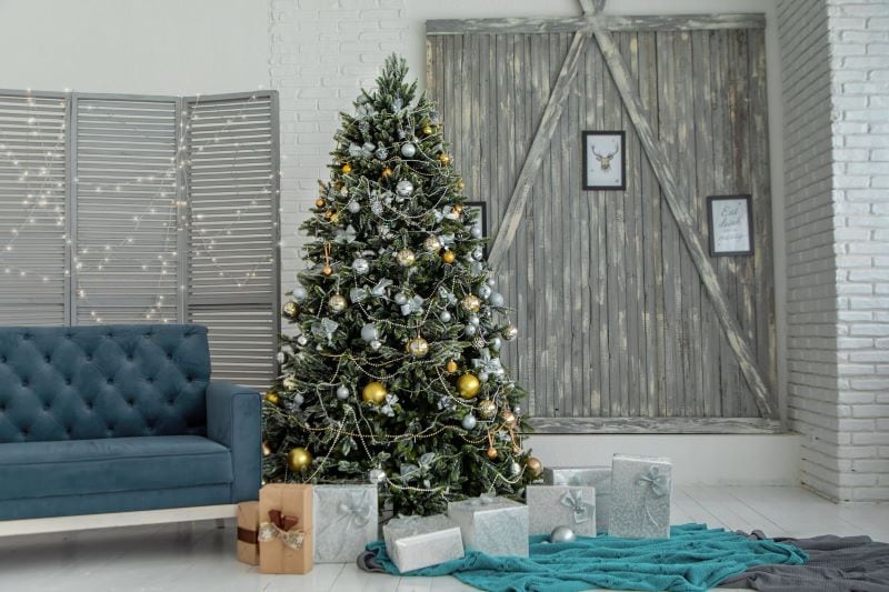 12 Foot Artificial Christmas Trees: Be Inspired By Christmas Birds